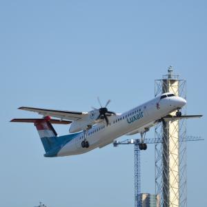 Luxair Dash8 Q400 taking off from London City Airport